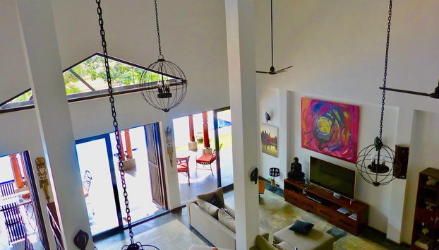 Coin salon dans le hall