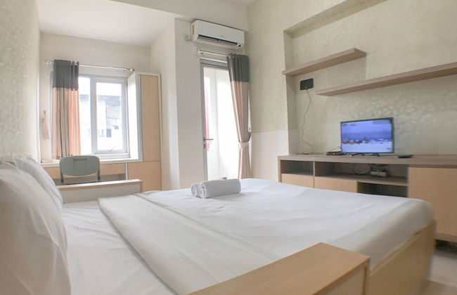 Wonderful 1Br Without Livingroom At Pavilion Permata Apartment - Photo 2