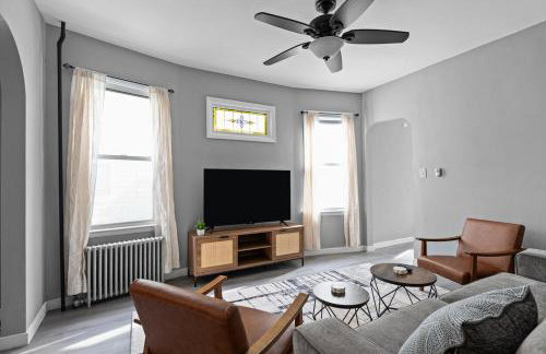 Cozy Home, 19 min to NYC, 3 Car Driveway - Foto 1