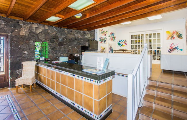 Apartamentos Los Tulipanes - Photo 3