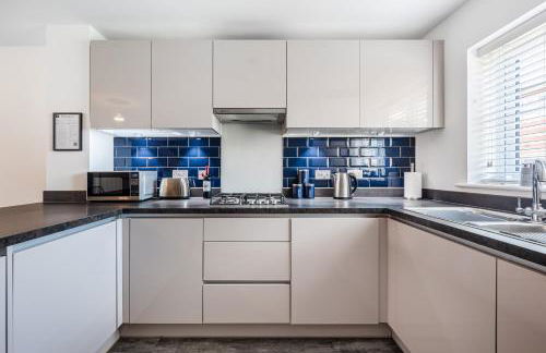 4 Bed, 3 Bath in Colchester - Business, Contractor and Leisure - Singles or Superkings - Disc0unts - Foto 3