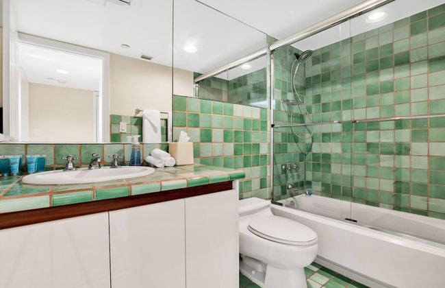 NEW Amazing Large 3BR Direct Oceanfront Penthouse On Ocean Drive - Foto 26