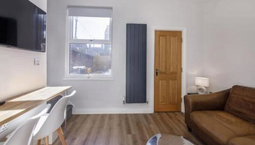 4 bedroom house close to Walmgate bar sleeps 7 - Foto 4
