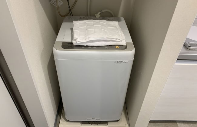 Mr.KINJO Miki24 in front of Makishi Station - Foto 11