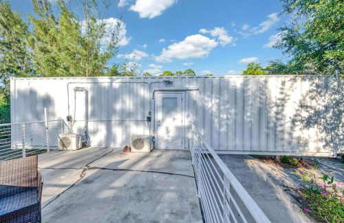 Upcycled Shipping Containers Transformed into a Glamping Home for a Unique Florida Vacation - Foto 59