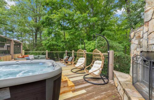 Monarch's Roost Luxe Cabin w Hot Tub and Sauna 10 Min to Helen - Foto 36