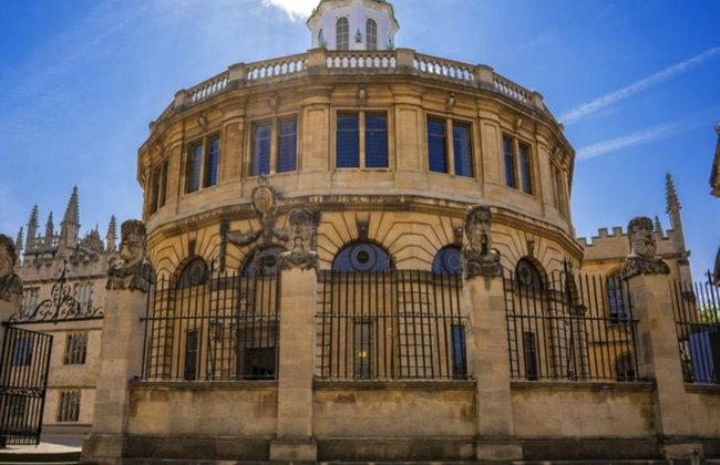 Stepping Through Oxford - Guided Walking Tour - Photo 1