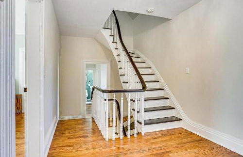 Explore Orange and NYC! Luxury Family Home with Deck - Foto 36