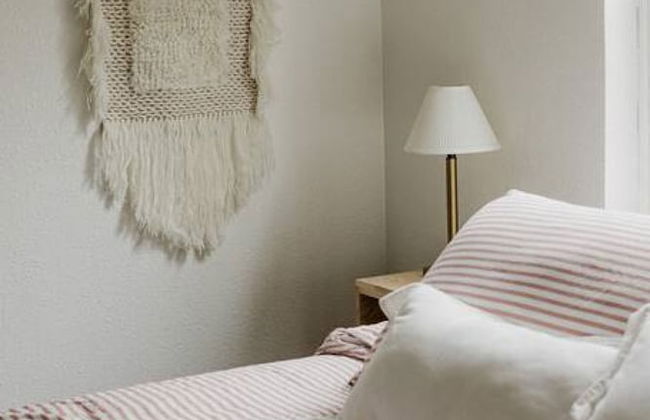 Cozy Local Apartment - Photo 7