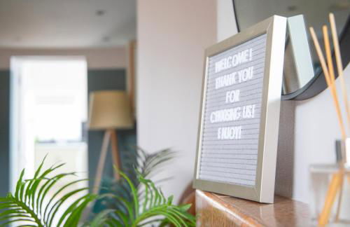 Stylish 3x bed house in Soham - Photo 1