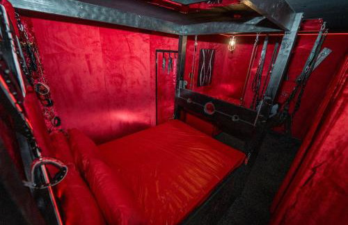 Play Queen - A Playful Unique Hot Tub Retreat - Foto 24