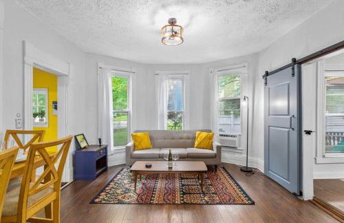 Stylish King Bed, 2BDRM, 1 Mile to DTWN, Game Room - Foto 42