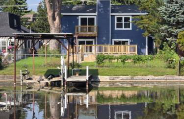 3BR 2BTH Waterfront Vacation Rental on Riverwalk to Downtown McHenry with Pier - Foto 5