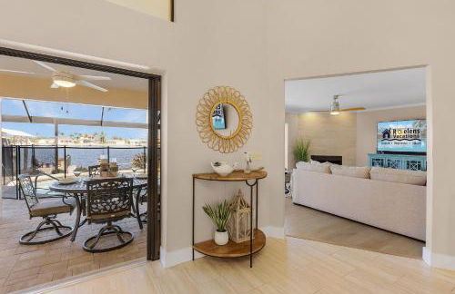 Modern, Luxurious, Waterfront home with Heated Pool - Villa Dock Holiday - Roelens Vacations - Foto 19