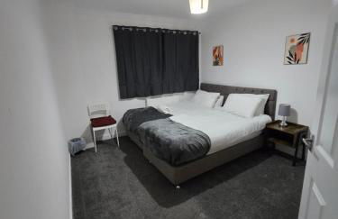 Conyngham Villa, Luxury Detached House, 6 Beds, 4BR,Large garden, Parking - Sleeps 8 - Foto 6