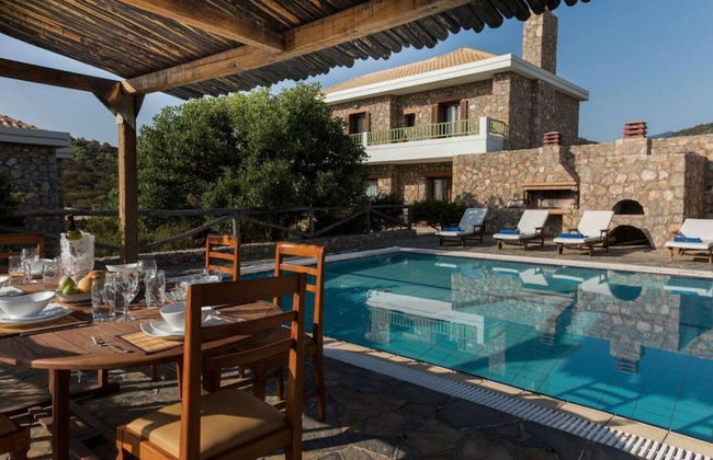 Beautiful 3-bed Sea Front Villa in Agios Nikolaos - Foto 1