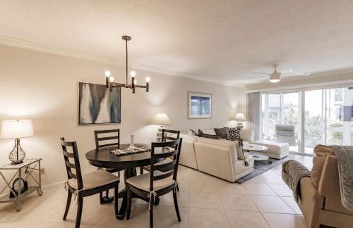 1128 PL Escape to this Pondside Paradise - Foto 4