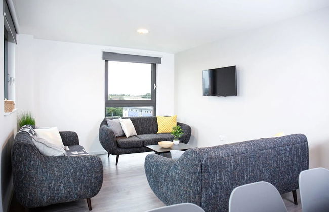 For Student Only Canvas Glasgow - Photo 22