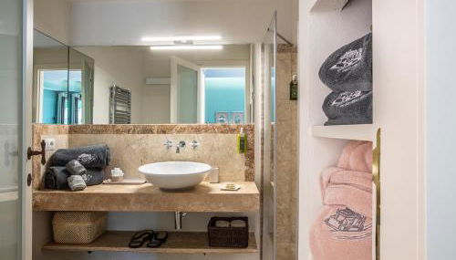 Casa Pernice, with private pool - Foto 4, towels, Shower