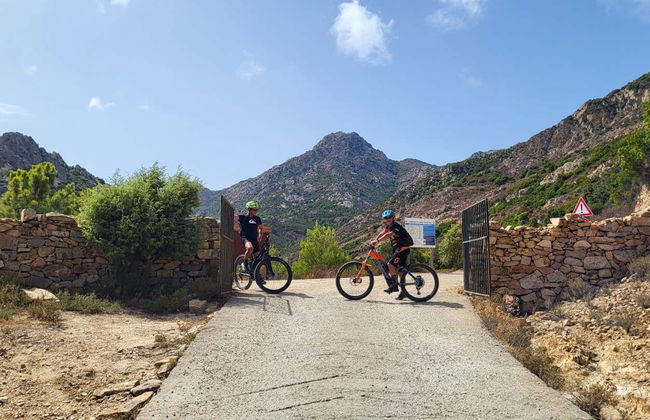 Tour en bicicleta eléctrica por las piscinas naturales del río Pitrisconi - Foto 5