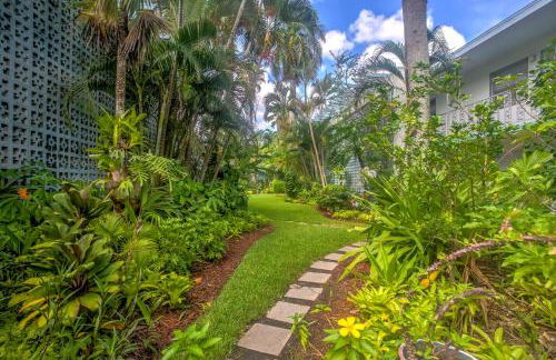 Upscale Naples Condo with Pool Access Walk to Pier! - Foto 23