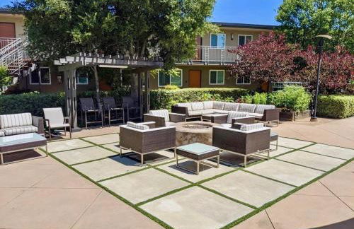 Top Floor-Work Here-Walk Downtown-King Bed - Foto 22