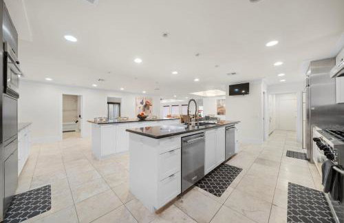 Nr Galleria & Med Center Hot Tub Games WiFi - Foto 12