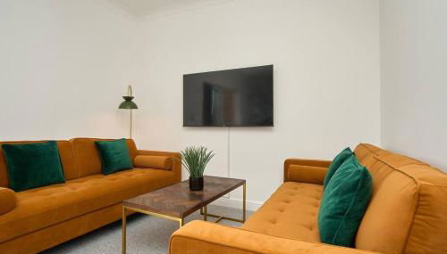 The Penthouse In Bonchurch By Greenstay Serviced Accommodation - Stunning 3 Bed Apt With Sea Views & Parking - Perfect for Families, Small Groups & Business Travellers - Dog Friendly - Fast Wi-Fi - 1000 Mbps - Close To Ventnor & Shanklin - 5 mins To Beach - Foto 1