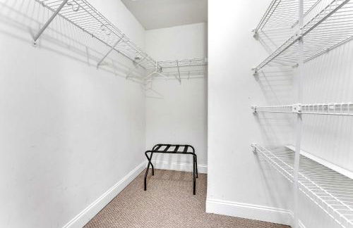 The Retreat at Wildwood - Hot Tub Theater & Deck - Foto 67