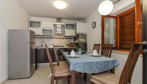 2 Bedroom Lovely Apartment In Gracisce - Foto 5