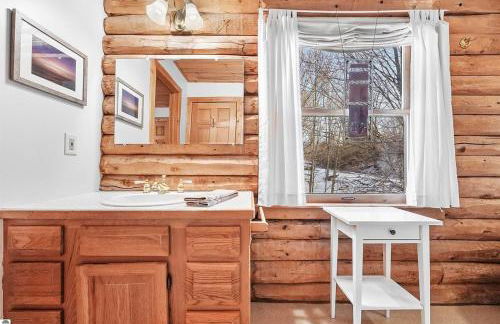 The Hillside Hideaway at Crystal Lake - Great Spa! - Foto 36