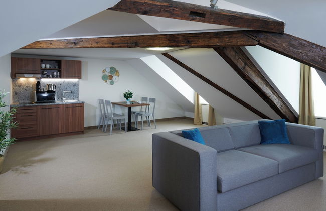 Golden Angel Suites by Adrez Living - Photo 39