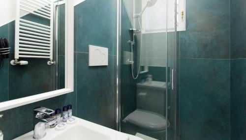 Sofia alla VII Coorte - Foto 3, Shower