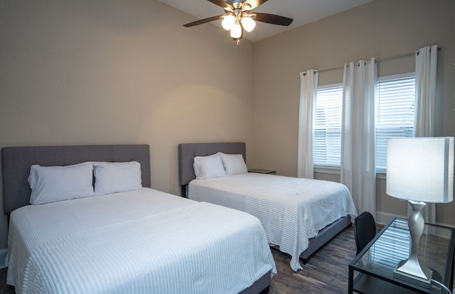 Brand NEW Large Impressive House Near Downtown! - Photo 11