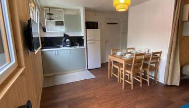 Studio cosy au pied de la télécabine pour l Alpe d Huez Parking privé - Photo 1