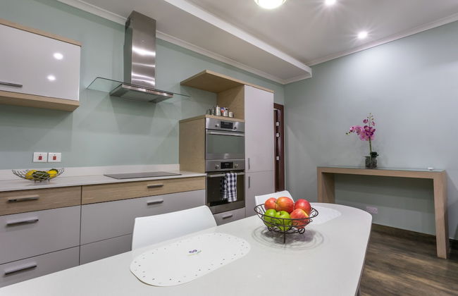 Fallsway Suites - Photo 9