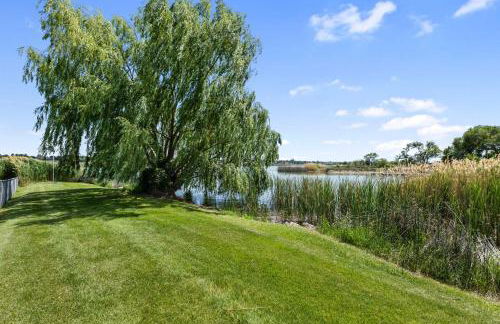 Lakefront Washington Home with Private Pool and Sauna - Foto 37