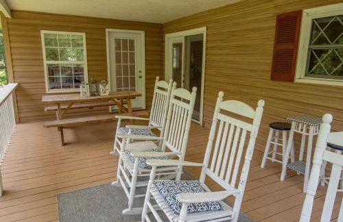 2Bd Riverfront with Expansive Outdoor Space, River Access, Fire Pit - Foto 31