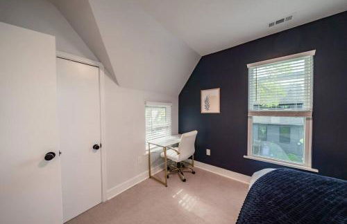 Hot Tub Amazing Location! Modern Ohio City Luxury 2 King Beds - Foto 20