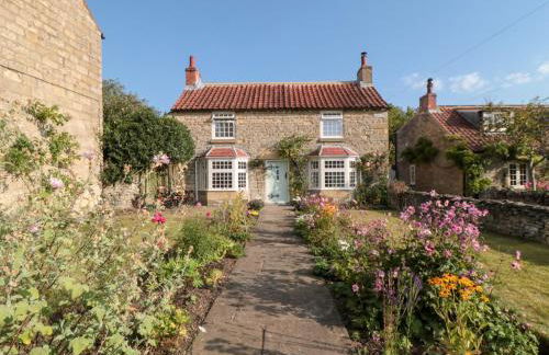 Bute Cottage - Photo 1