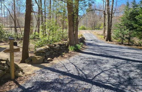 Holly Nest a Cozy Cabin Getaway near Gatlinburg - Photo 22