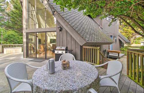 Spacious Redwood Retreat with Hidden Hot Tub - Foto 28