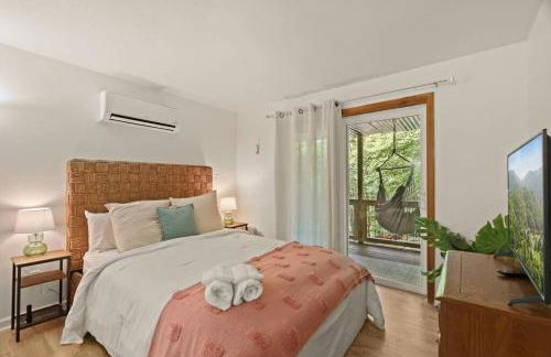 Cozy Mountain Chalet With Hot Tub Outdoor Movie Screen And Fire Place - Foto 13