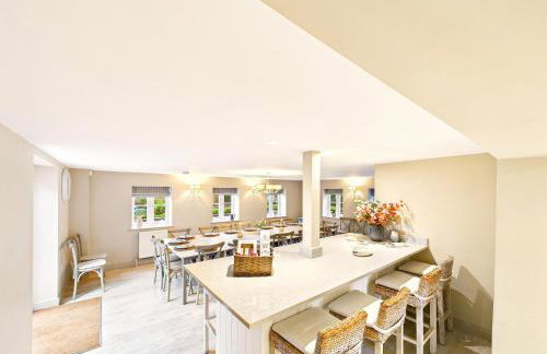 Cottage In Norfolk Sleeps 23 - Private Pool, Fishing Lake, Hot Tub Ref 99008Sc - Foto 34