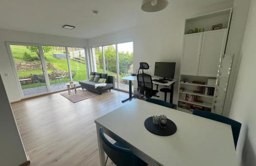 Helle, moderne Wohnung im Grünen - Foto 14