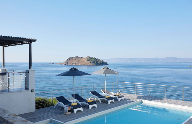 Eleia Seafront Rooms & Villas - Photo 39