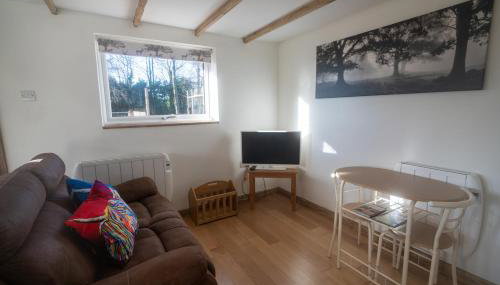 Rose Hideaway - Photo 3