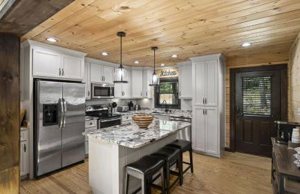 Waterfront 1-acre Private Dock, Hot Tub, Firepit Bankhead Lodge by Avantstay - Foto 18