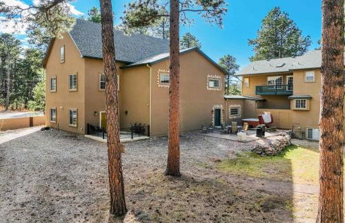 Luxury Retreat with Hot Tub Fire Pit & Forest Views - Foto 52