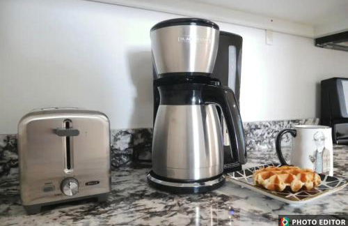 Entire Spacious Vacation Home - 1 mile to all Attractions - Foto 17